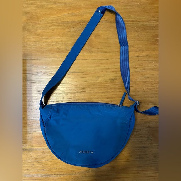 Athleta Vibrant Blue Crossbody Bag - Picture 1 of 6